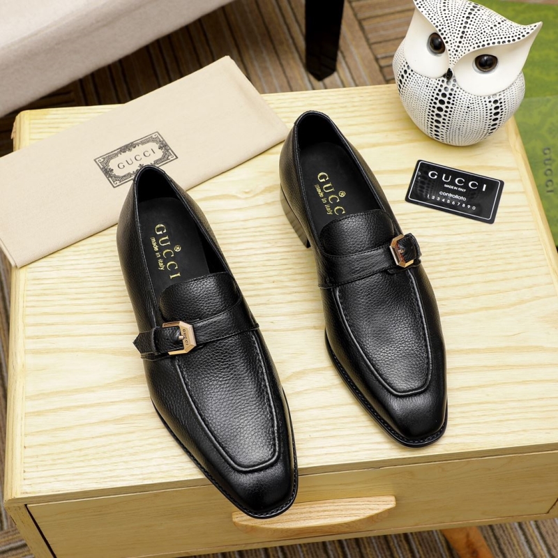 G*u*i leather shoes
